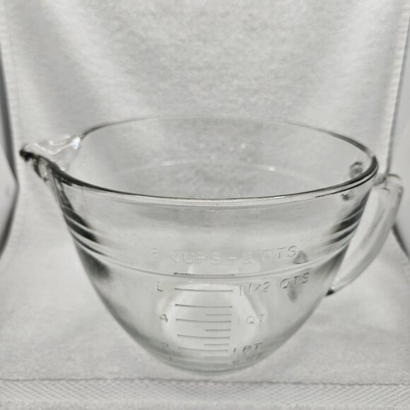 Anchor Hocking 8 Cup 2 Quart Measuring Cup Batter Bowl Glass 88 USA 17 - Picture 1 of 7